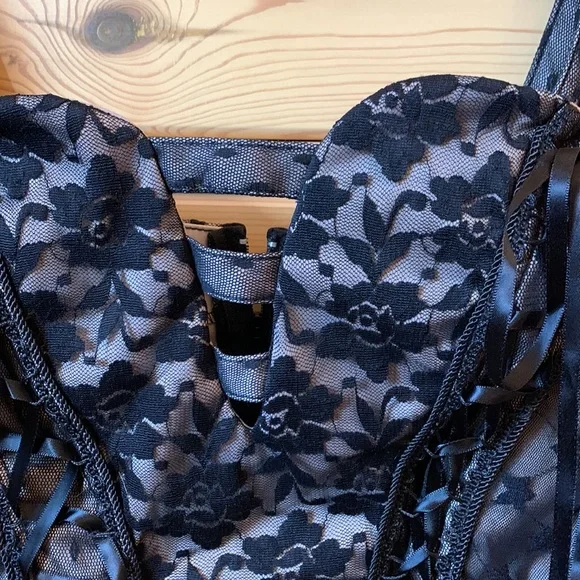 NWT Tripp NYC Cream Black Lace Corset Bodysuit Size Medium - Picture 3 of 11